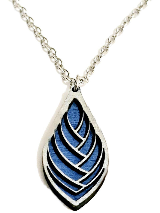 Collier pendentif bois argenté et bleu, Acier