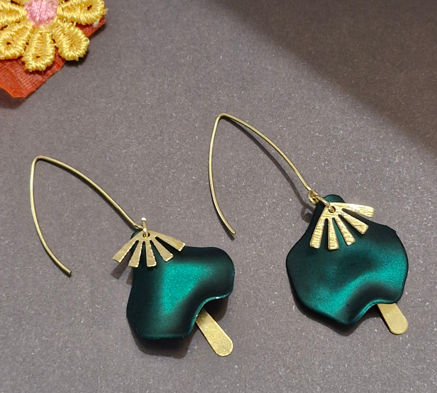Boucles d'oreilles vertes, Plaqué or