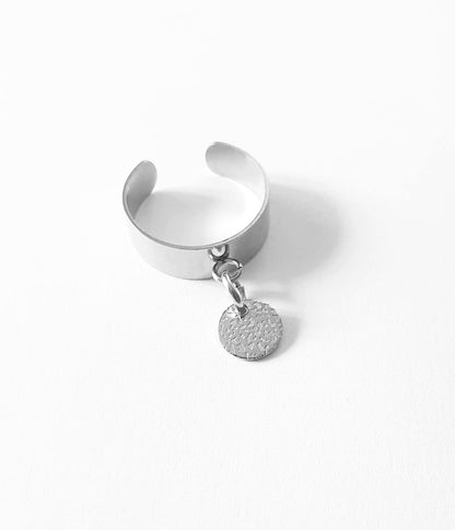 Bague pampille ronde martelée