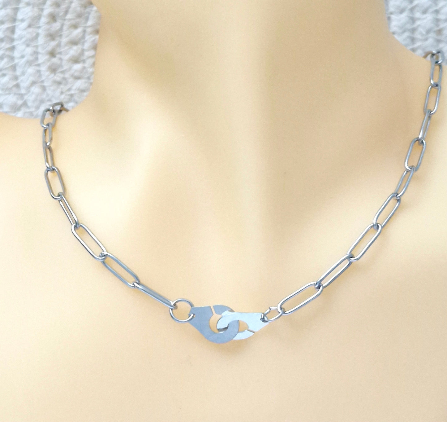 Collier 2 en 1 chaine d'ancre marine et menottes